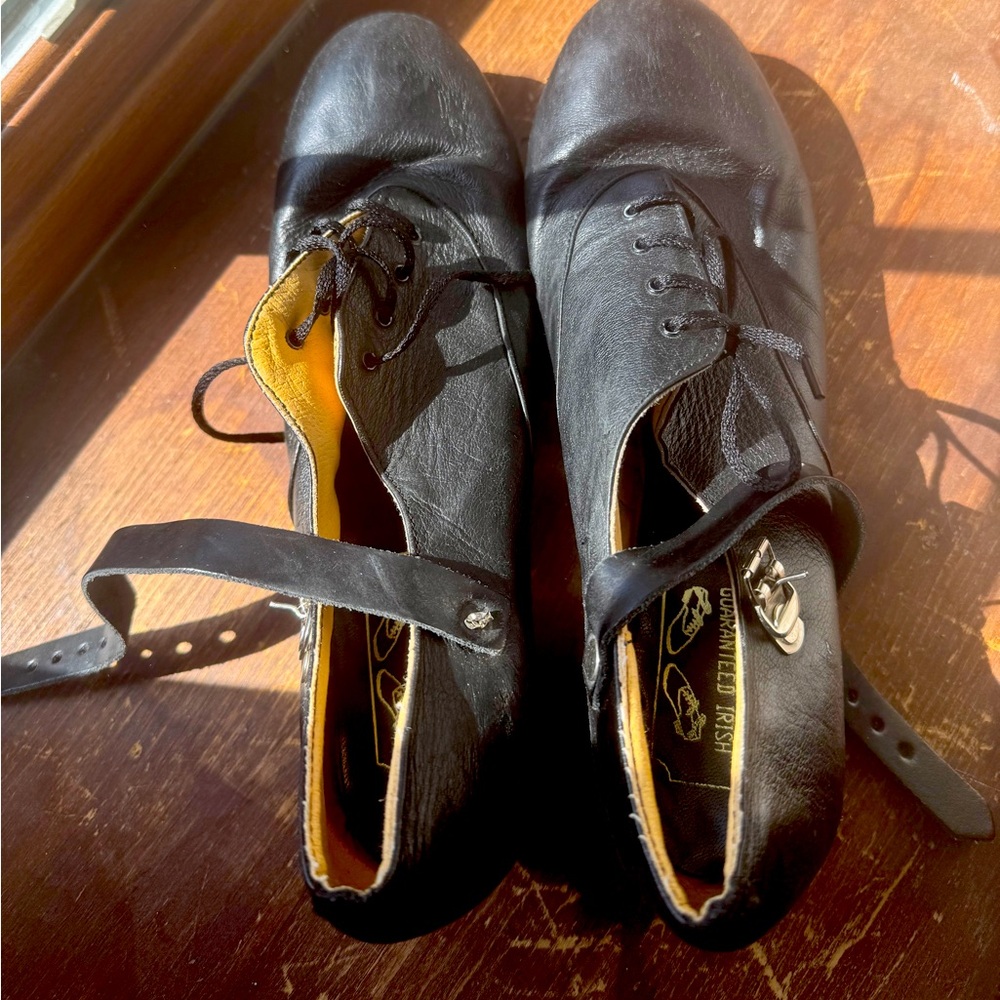 Halmore Irish Dancing Leather Jig Shoes. Women’s size 9. Worn a few times.